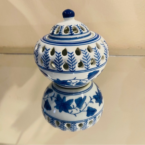 New Ceramic hand made candle holder & diffuser/lantern - Picture 6 of 7